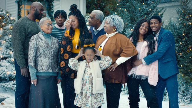 Interac | Holiday Family Picture